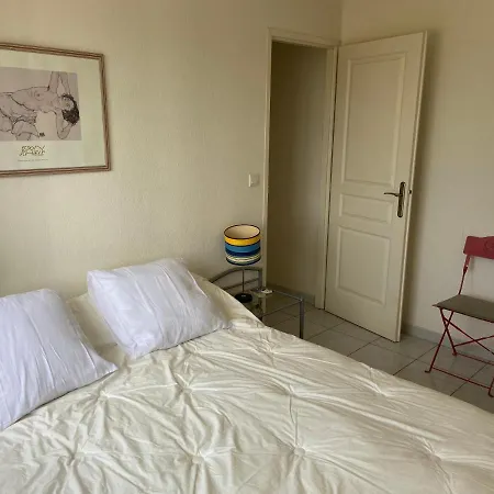 Apartment Appt Avec Parking, Clim, Wifi A 50 M De La Palavas-les-Flots