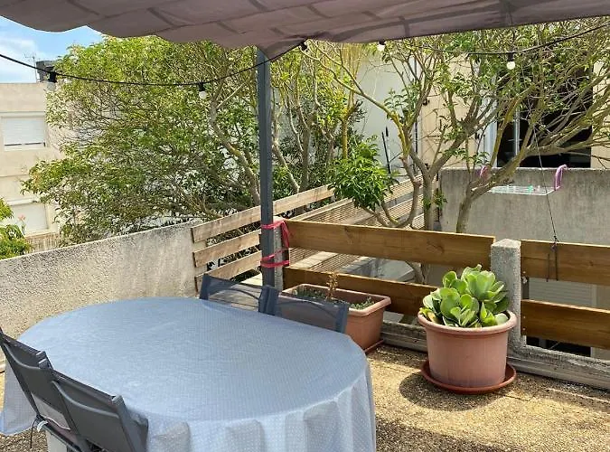 Appt Avec Parking, Clim, Wifi A 50 M De La